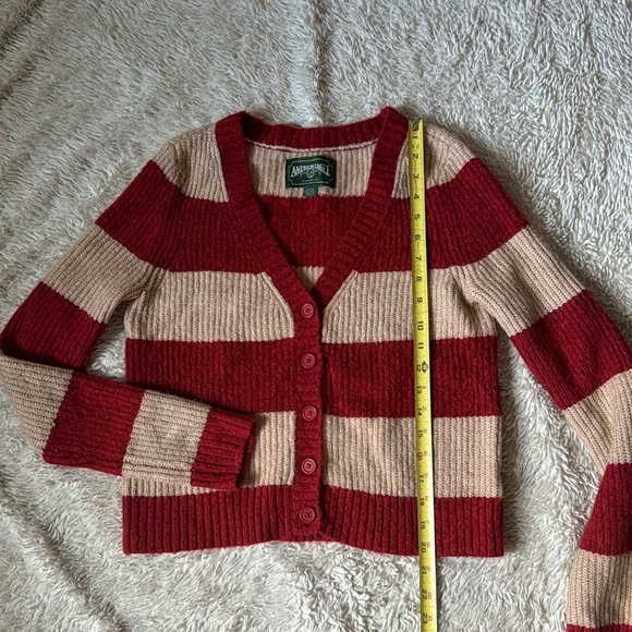 American Eagle Red Beige Striped Button Front Cropped V Neck Cardigan size Small - Picture 6 of 16